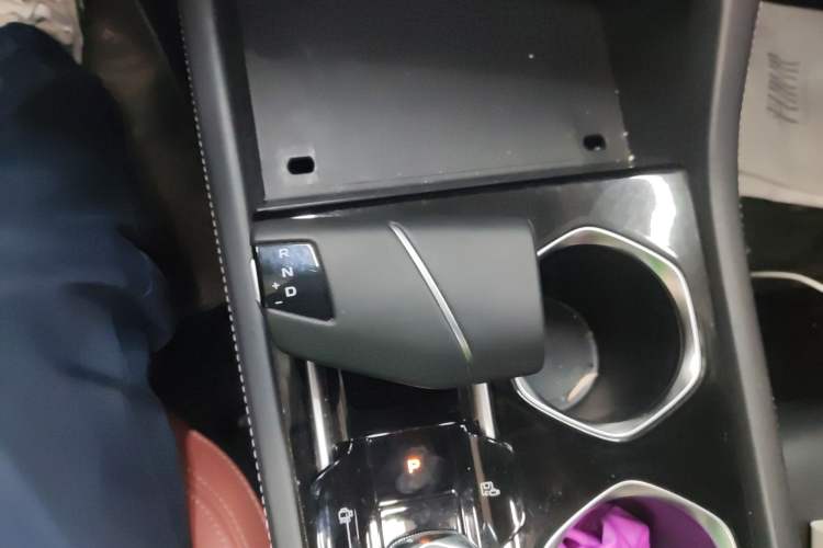 Used CHANGAN Eado 2023 Changan Edition PLUS Blue Whale NE 1.4T GDI DCT Prestige Version Gear Lever