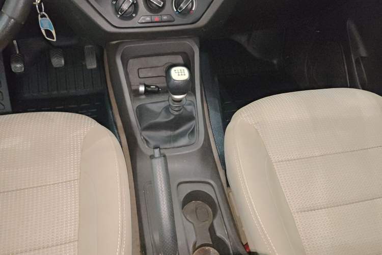 Used Wuling Hongguang 2019 1.5L S Standard Version China VI LAR Gear Lever