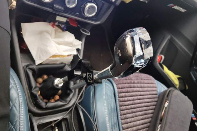 Used Volkswagen Santana 2016 1.4L Manual Fashion Edition Gear Lever