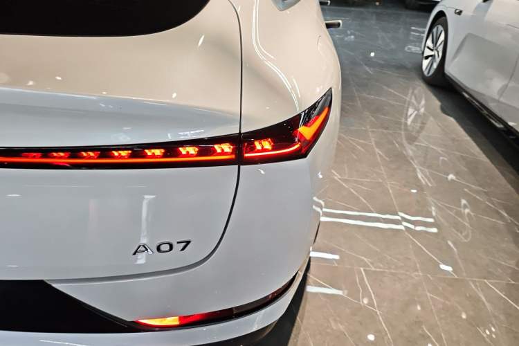 Used CHANGAN NEVO A07 2024 All-Electric "True Fragrance" Edition 710 Flagship Model Right Rear Taillight