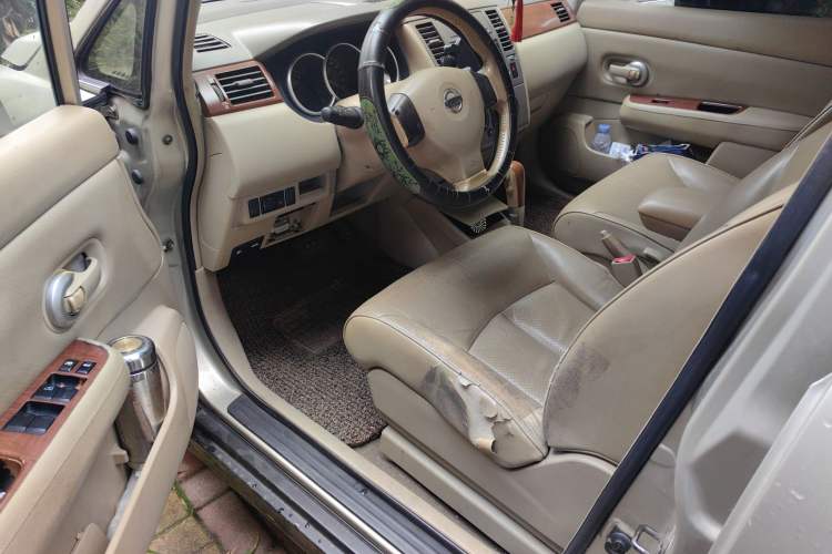 Used Nissan Tiida Sedan 2006 1.6JE AT Driver Seat