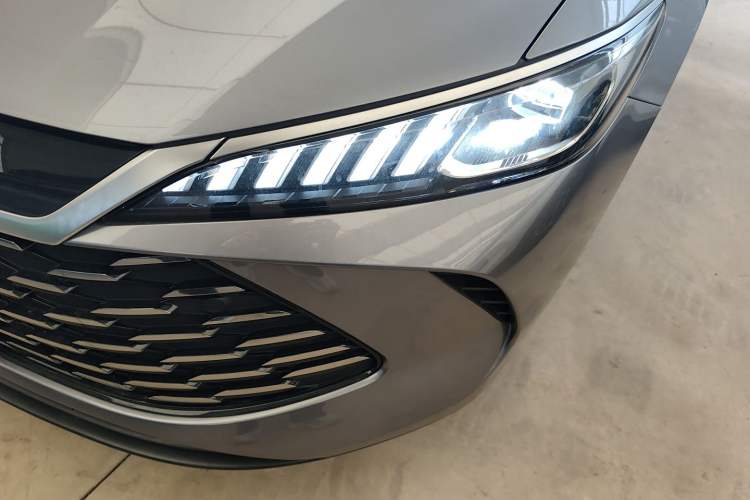 Used BYD Qin PLUS 2025 DM-i Smart Drive 120KM Superior Model Left Front Headlight