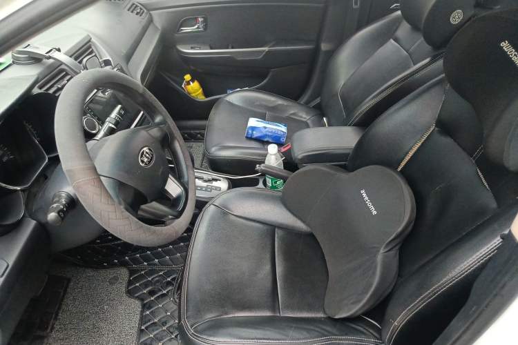 Used Kia K2 2012 Sedan 1.4L Automatic GLS Commemorative Edition Left Front Seat