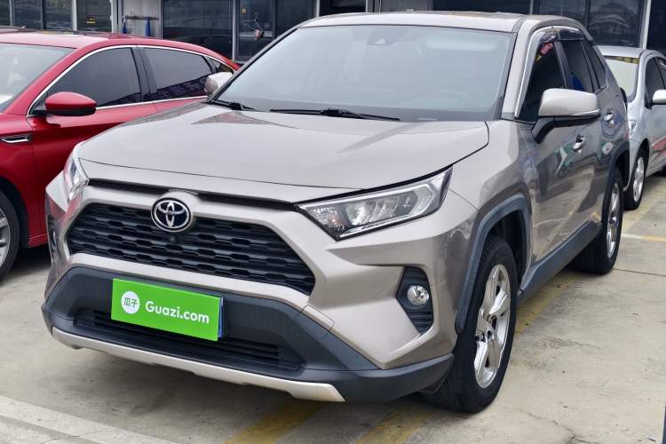 Used Toyota RAV4 2021 2.0L CVT Two-Wheel Drive Fashion PLUS Edition