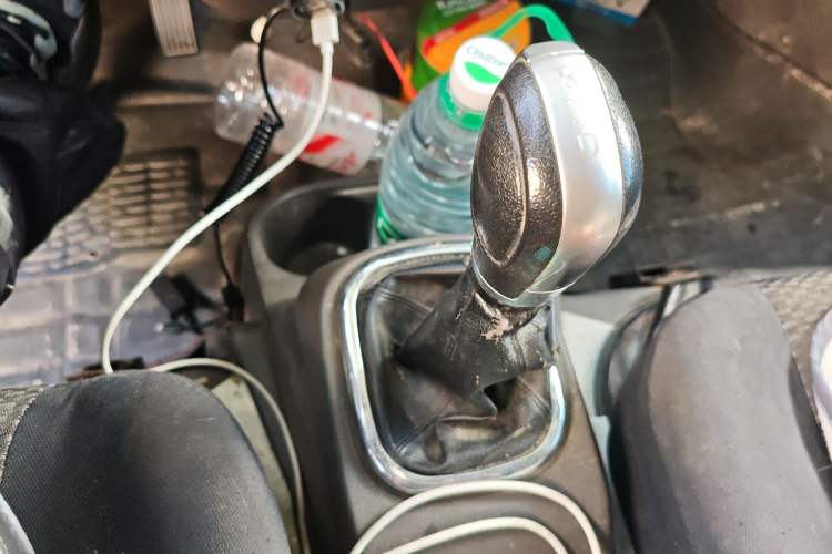 Used New Gonow Shuailing 2022 Standard Range with 41.64 kWh Lishen Power Gear Lever