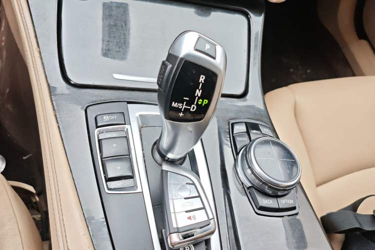 Used BMW 5 Series 2013 530Li Leading Model