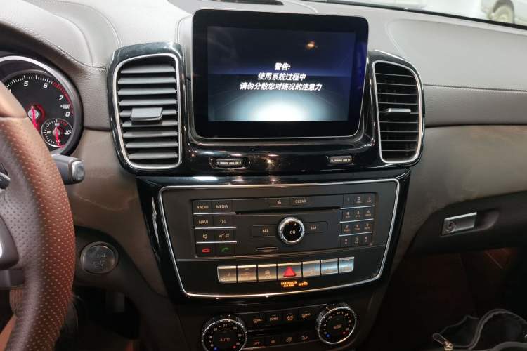 Used Mercedes-Benz GLE 2018 GLE 320 4MATIC Dynamic Edition Collector's Edition Audio And AC Panel