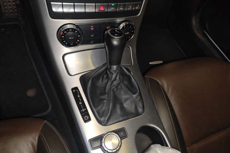 Used Mercedes-Benz SLK-Class 2011 SLK 200 Fashion Model