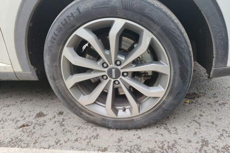 Used Wey VV6 2018 2.0T Two-Wheel-Drive Ultra-Luxury Version China V Standard
