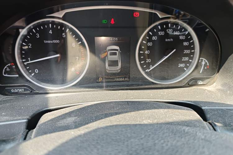 Used Geely Auto Emgrand GT 2015 2.4L Comfort Model Odometer Close Up