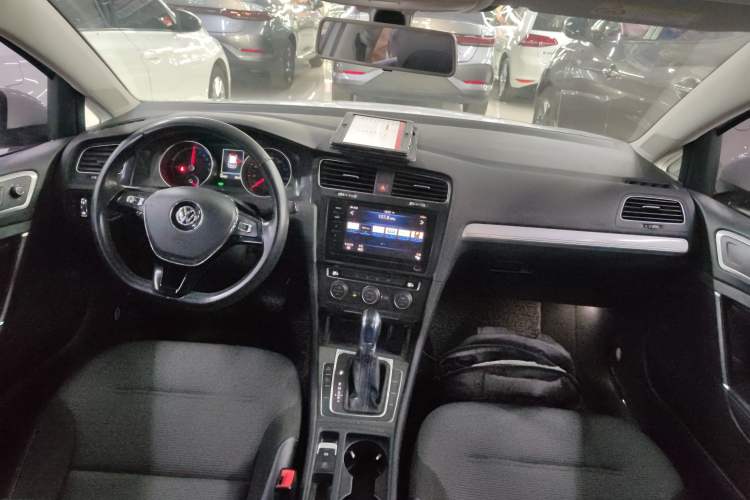 Used Volkswagen Golf Pure Electric 2020 Chari