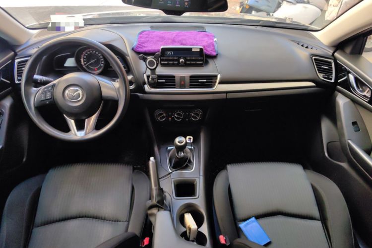 Used Mazda 3 Axela 2014 Sedan 1.5L Manual Comfort Model Center Console