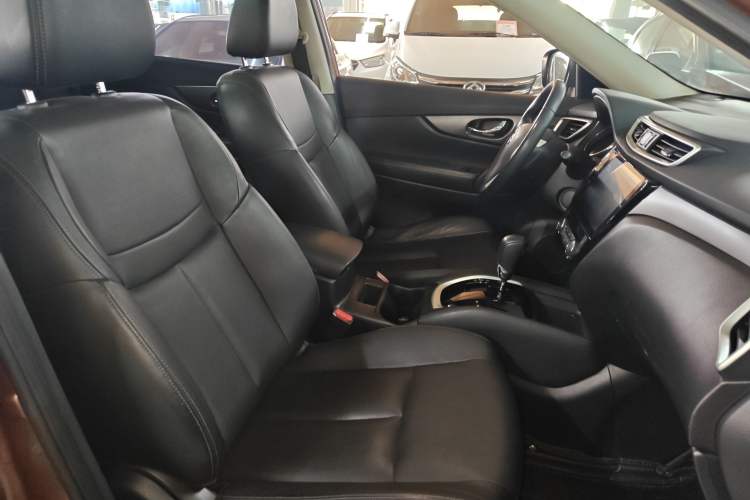 Used Nissan X-Trail 2014 2.0L CVT Comfort Edition 2WD Right Front Seat