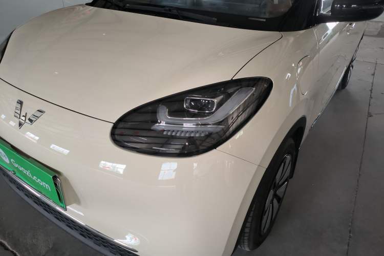 Used Wuling Bingo 2025 333 km Lingxi Connected Version Left Front Headlight