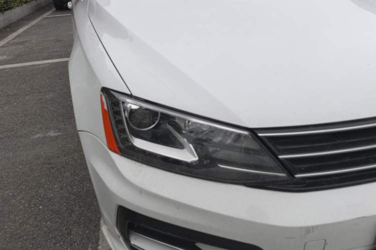 Used Volkswagen Sagitar 2018 280TSI DSG Ignite Edition Right Front Headlight