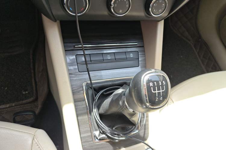 Used Skoda Octavia 2015 1.6L Manual Yijun Edition
