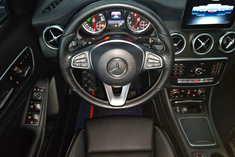 Used Mercedes-Benz GLA 2018 GLA 200 Fashion Model
