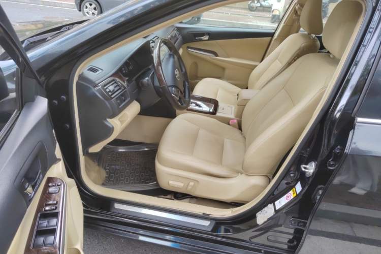 Used Toyota Camry 2015 2.0G Premier Edition