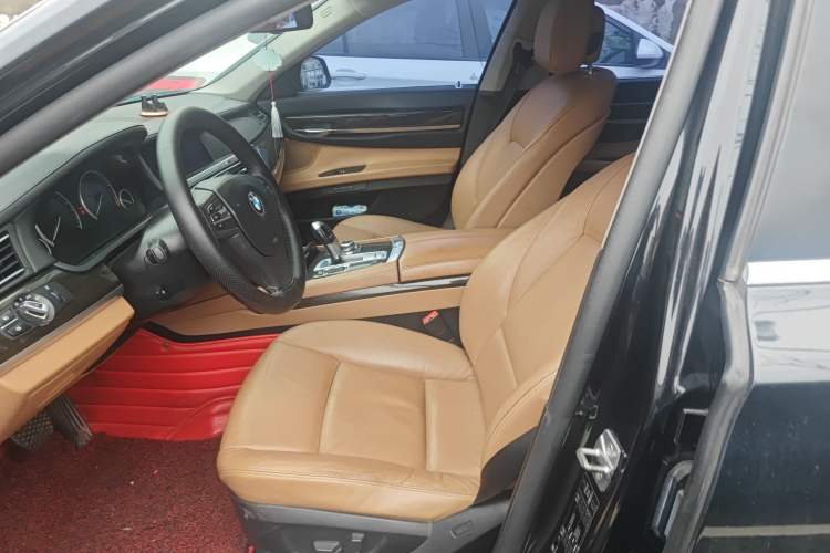 Used BMW 7 Series 2011 730Li Elegant Model
