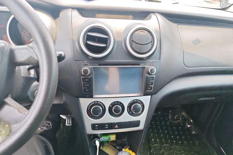 Used CHANGAN KAICHENG Ounuo S 2014 1.5L Base Version