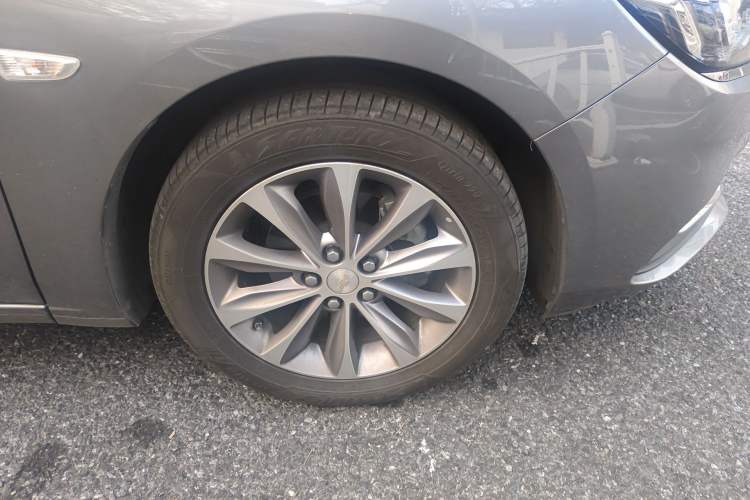 Used Chevrolet Monza 2022 320 Automatic Enjoyment Edition Right Front Wheel Hub