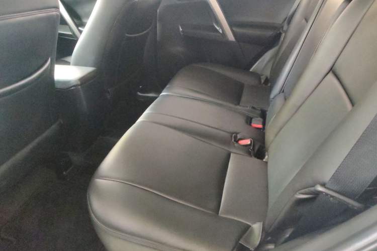 Used Toyota RAV4 2019 2.0L CVT Two-Wheel Drive Pioneer Edition China V Standard
