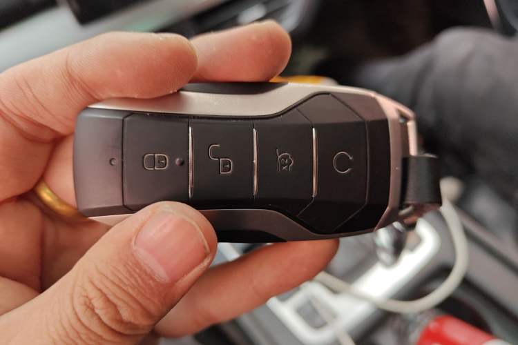 Used BYD Tang 2018 2.0T Automatic SmartConnect Prestige 7-Seater China V Standard Vehicle Key