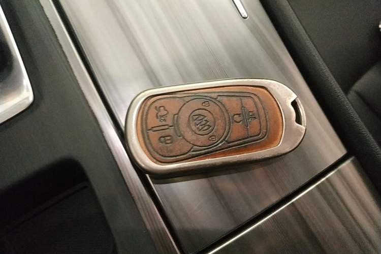 Used Buick LaCrosse 2019 28T Luxury Version
