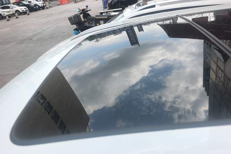 Used Geely Auto Emgrand X7 Sport 2022 1.8TD DCT Zhiya Trim Roof