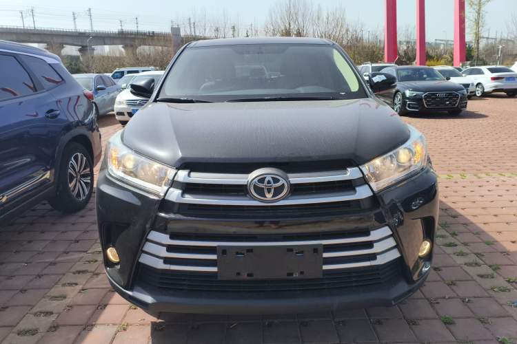 Used Toyota Highlander 2018 2.0T Two-Wheel Drive Elite Edition 5 Seats Emission Standard China V
