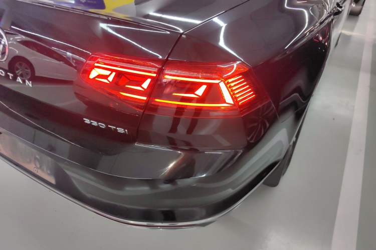 Used Volkswagen Magotan 2020 330TSI DSG Leading Model
