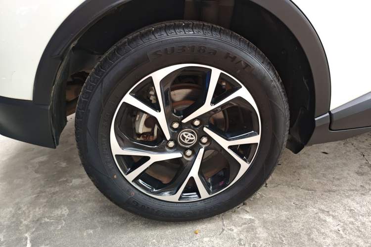 Used Toyota C-HR 2020 2.0L Leading Edition Exterior 5