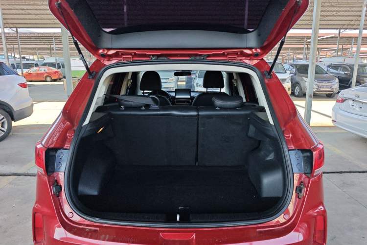 Used Bestune X40 2017 1.6L manual Comfort trim level