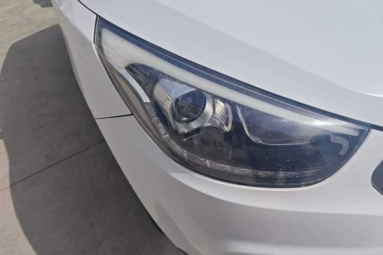 Used Hyundai ix35 2013 2.0L Automatic 2WD Comfort GL China IV Standard Right Front Headlight