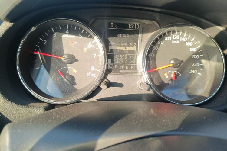 Used Nissan Qashqai 2011 2.0 XV Lea CVT 2WD Odometer Close Up