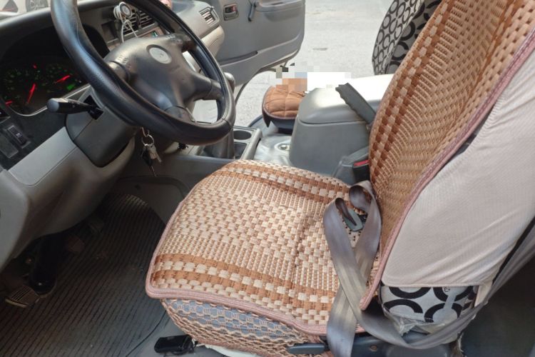 Used Jinbei Hiace 2014 2.0L 5th-Gen Power King Comfort Version V19
