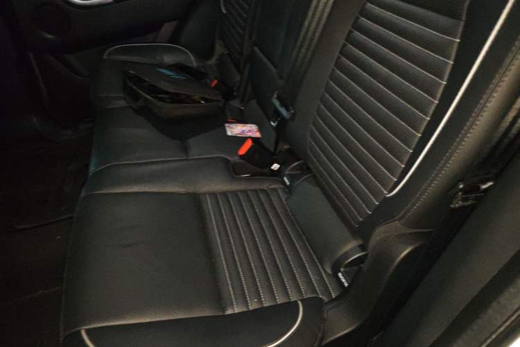 Used Land Rover Discovery Sport 2019 240 PS SE Dynamic Version China VI Standard