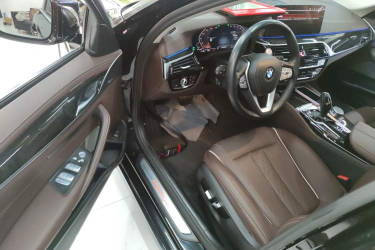 Used BMW 5 Series 2022 Second Facelift 525Li Luxury Package
