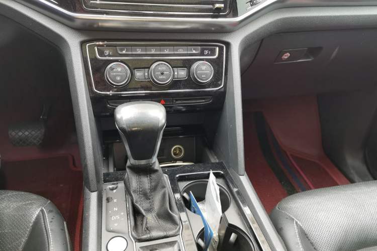 Used Volkswagen Teramont 2019 330TSI Two-Wheel-Drive Luxury Edition China VI Standard
