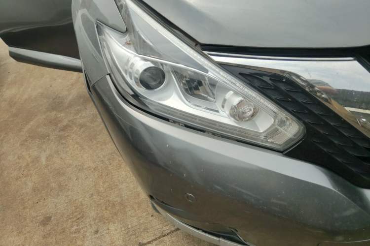 Used Nissan Murano 2015 2.5L XL Two-Wheel Drive Smart Edition Right Front Headlight