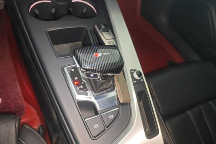 Used Audi A4L 2020 40 TFSI Luxury Dynamic Model
