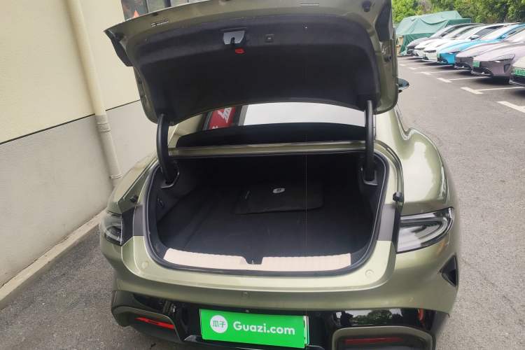 Used Xiaomi Auto SU7 2024 Four-Wheel Drive Ultra-Long Range Advanced Intelligent Driving Max Edition Trunk