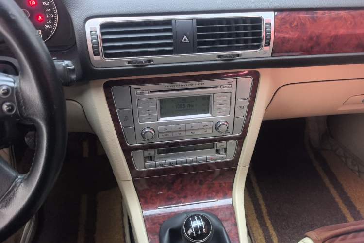 Used Volkswagen Passat 2009 1.8T Manual Luxury Edition
