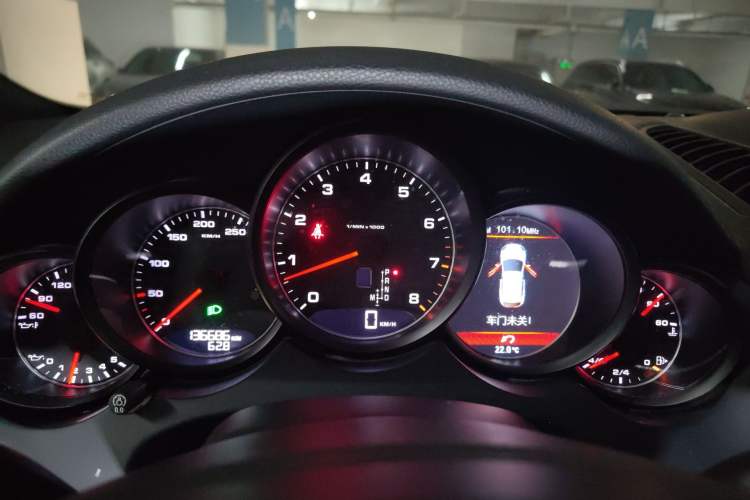 Used Porsche Cayenne 2014 Cayenne Platinum Edition 3.0T