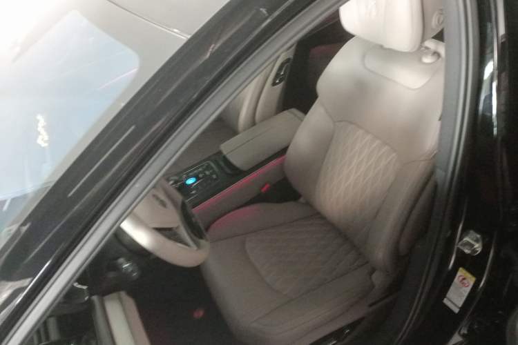 Used BYD Han 2024 EV Glory Edition 605KM Front-Wheel-Drive Premium Model