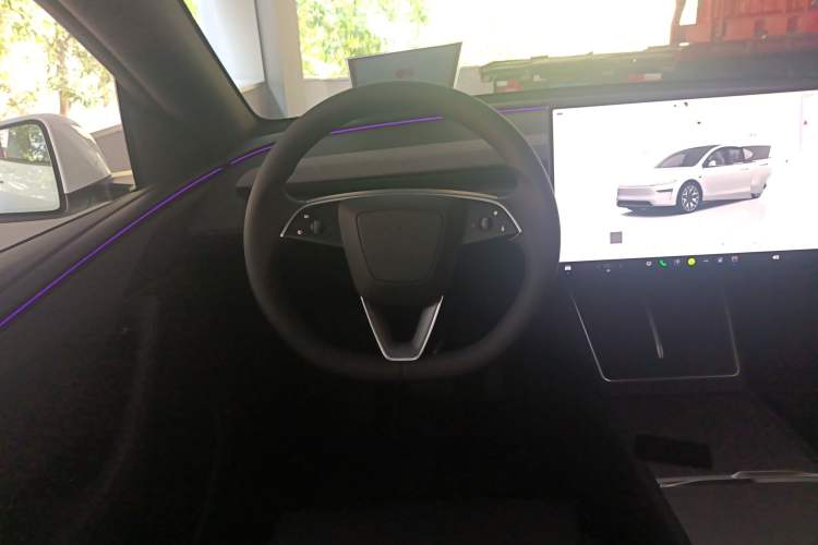 Used Tesla Model Y L 2025 Model Long-Range All-Wheel-Drive Version Steering Wheel
