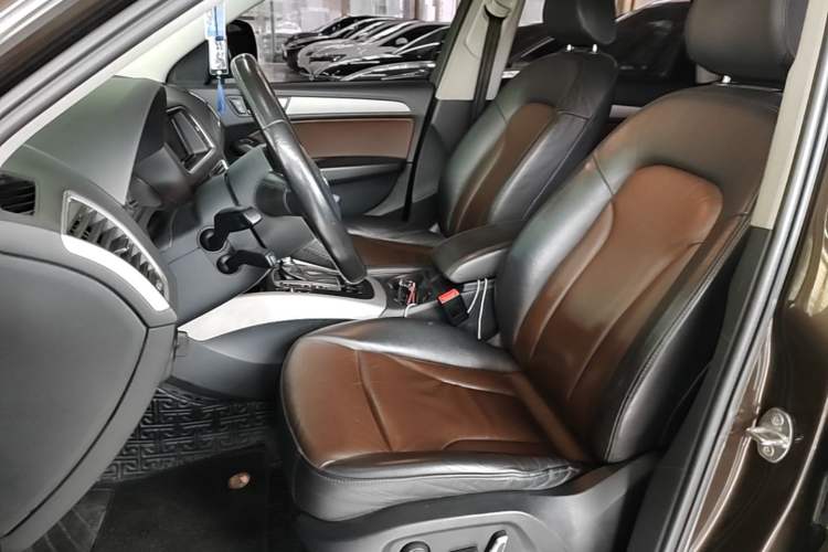 Used Audi Q5 2017 40 TFSI Ambition Edition Left Front Seat