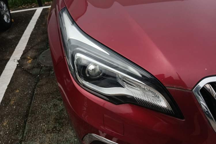 Used Buick Envision 2017 20T Two-Wheel Drive Luxury Model Right Front Headlight