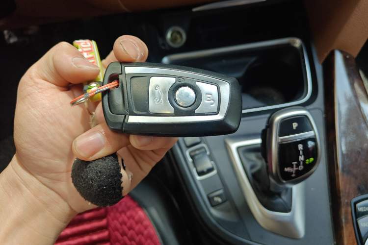 Used BMW 3 Series 2014 320Li Luxury Design Package
