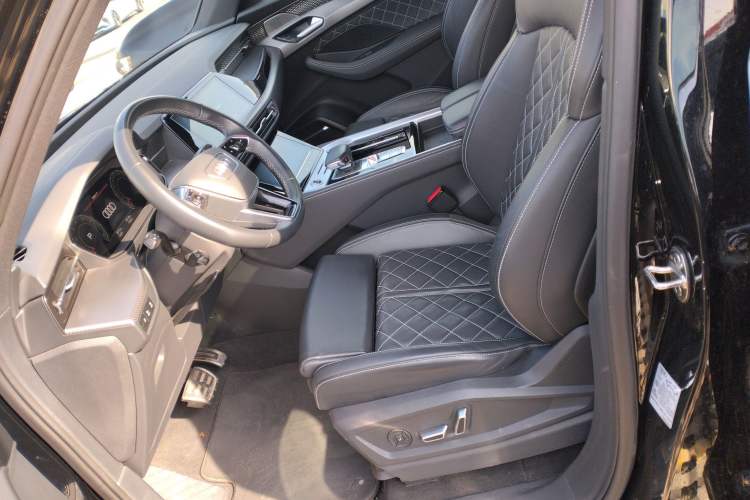 Used Audi Q6 2024 45 TFSI quattro Black Warrior Edition 6 Seats